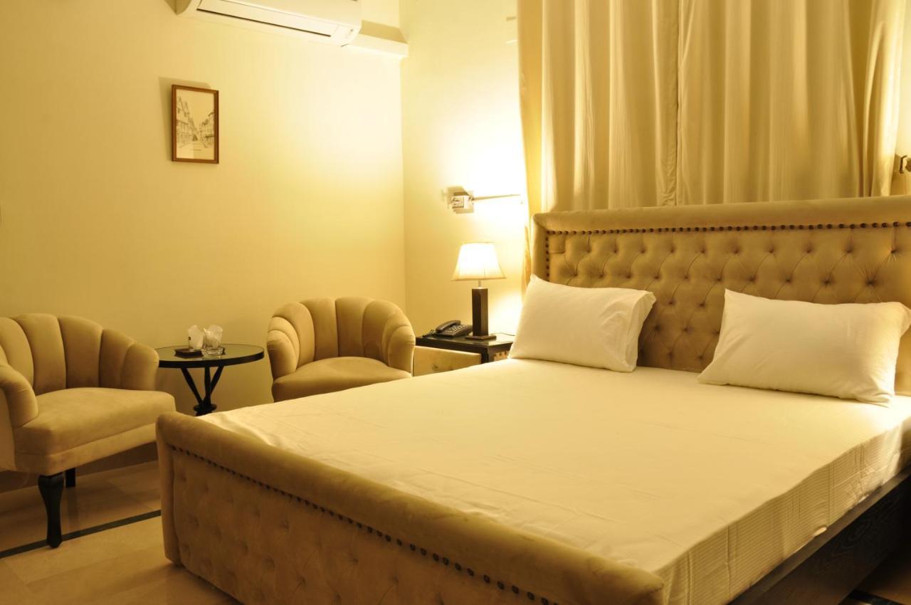 Reina Boutique Hotel - G6/3 อิสลามาบัด ภายนอก รูปภาพ